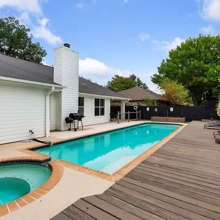 High End Design Home With Pool & Hot Tub Gameroom
