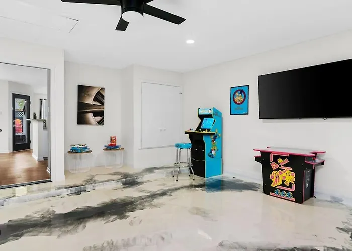 High End Design With Pool & Hot Tub Gameroom Сasa de vacaciones Round Rock