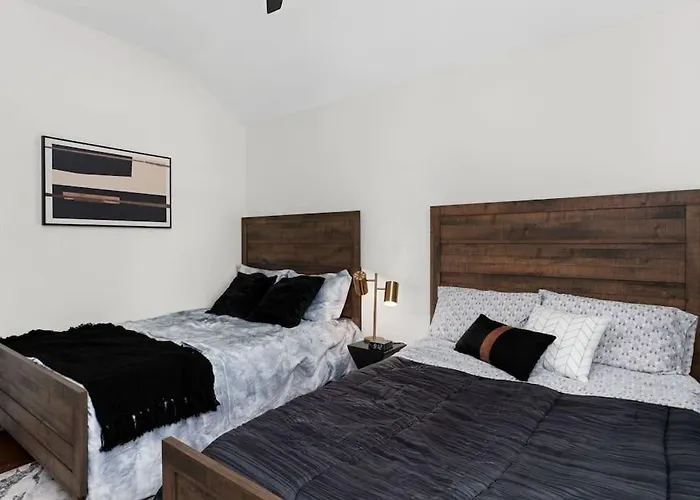 High End Design With Pool & Hot Tub Gameroom *