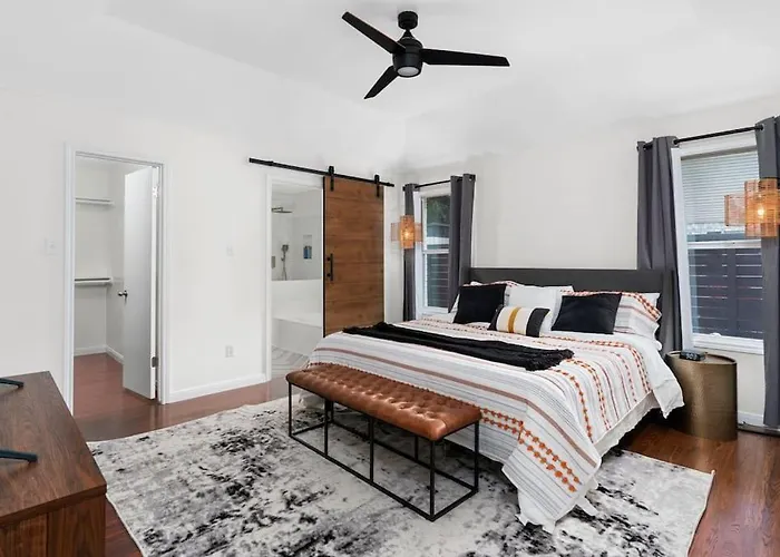 High End Design With Pool & Hot Tub Gameroom Round Rock
